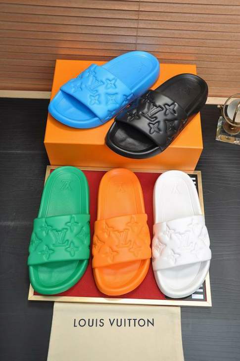 Picture of Louis Vuitton Slippers _SKULVsz38-45mnf03441388